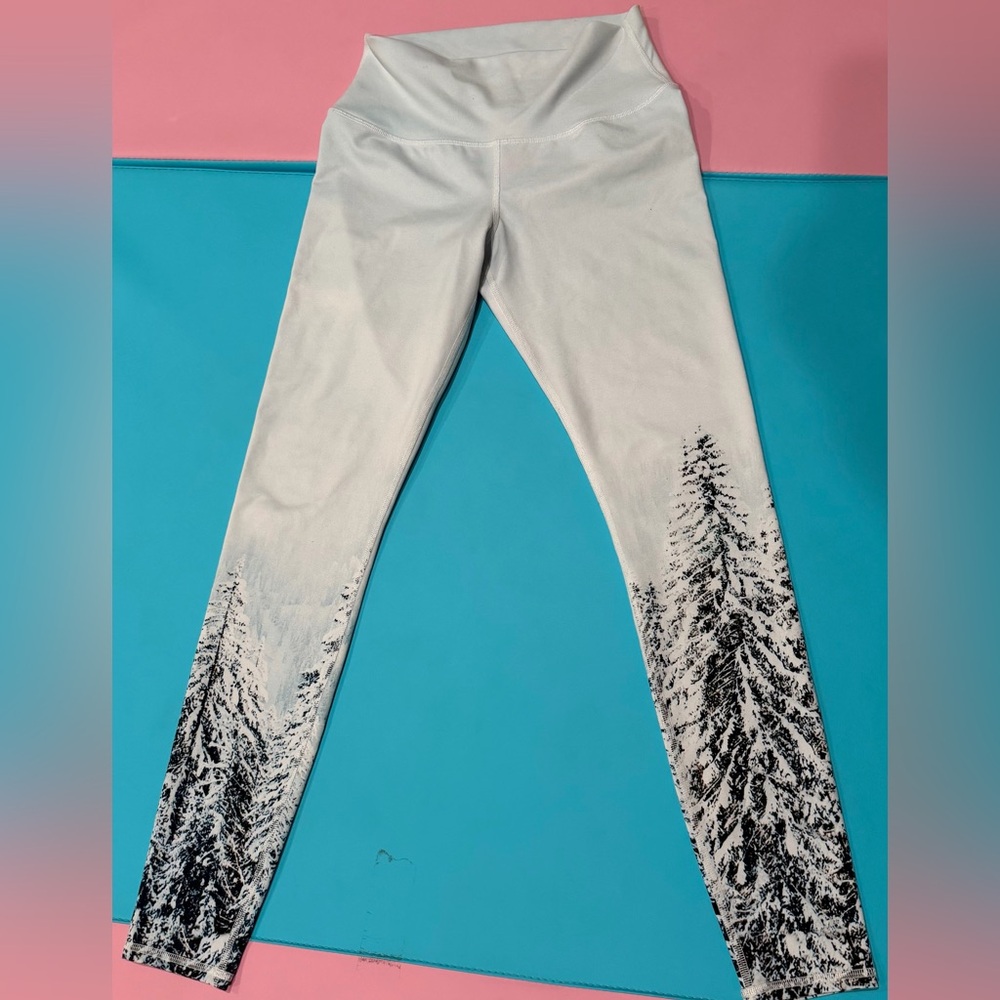 Preowned Alo Yoga Snowy Pines High-Waist Airbrush Leggings Good Condition Size S
